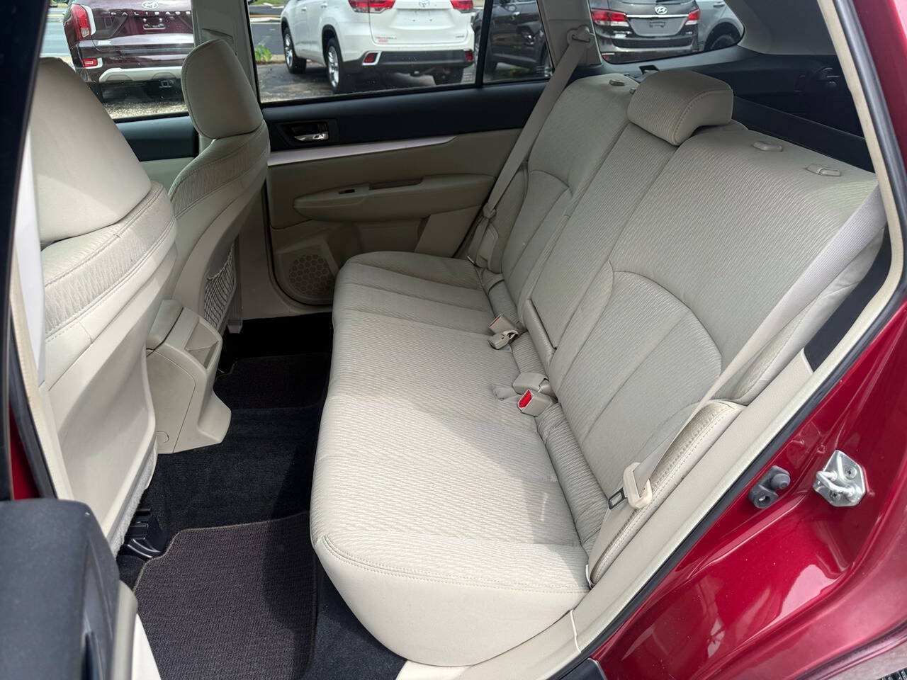 Used 2011 Subaru Outback 2.5i Premium AWD/4WD image 10