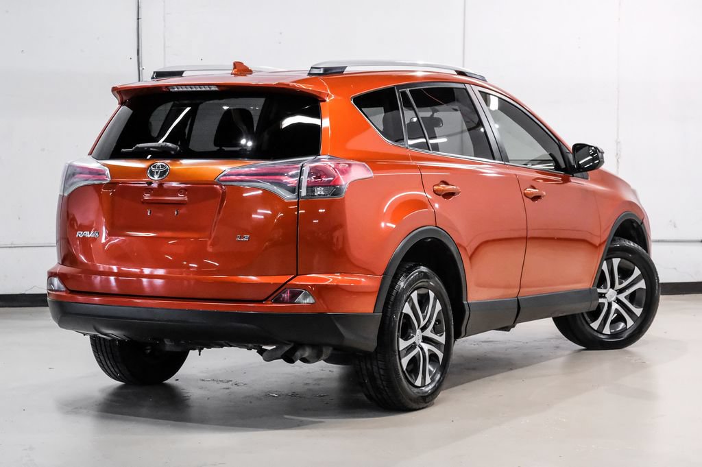 Used 2016 Toyota RAV4 LE FWD image 10