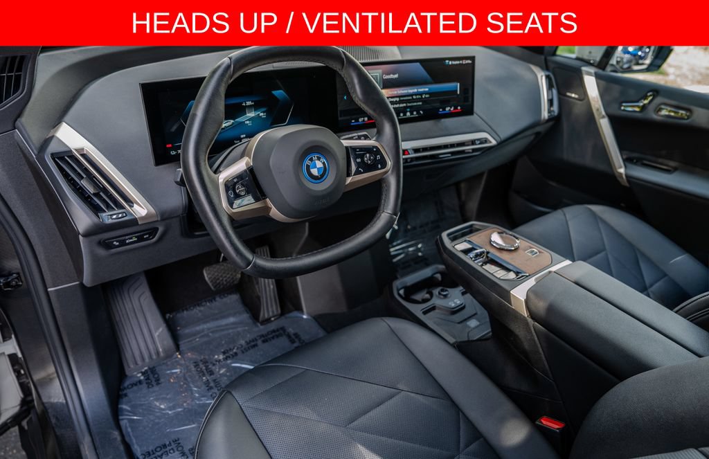 Used 2025 BMW iX xDrive50 w/ Premium Package AWD/4WD image 4