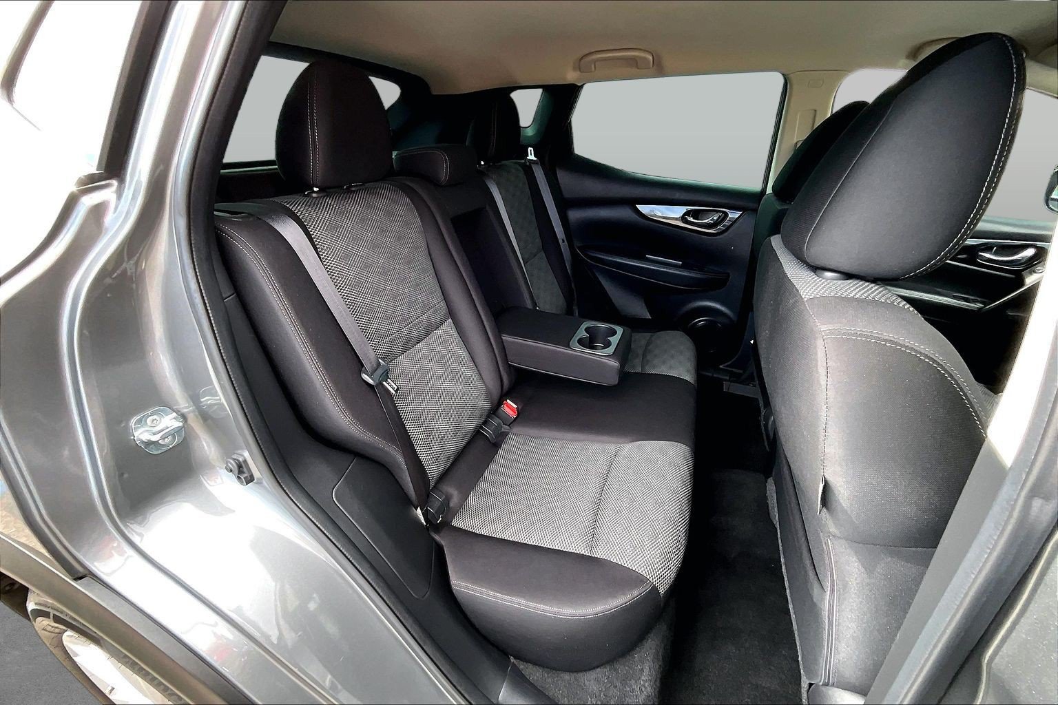 Used 2017 Nissan Rogue Sport SV FWD image 27
