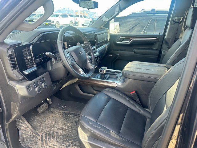 Used 2024 Chevrolet Silverado 1500 LT Trail Boss w/ Convenience Package II image 4