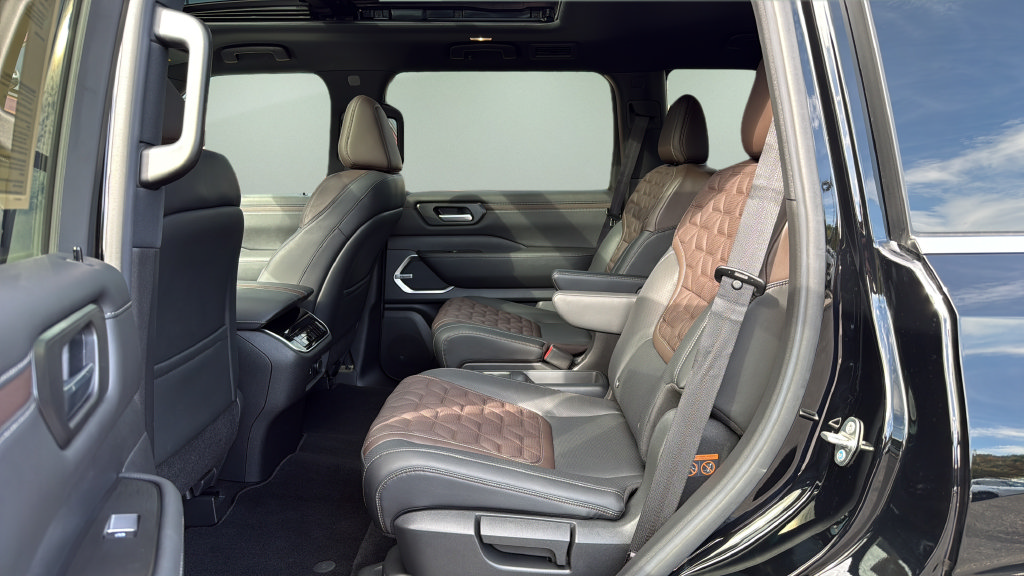 Used 2025 Nissan Armada Platinum w/ Convenience Package AWD/4WD image 24