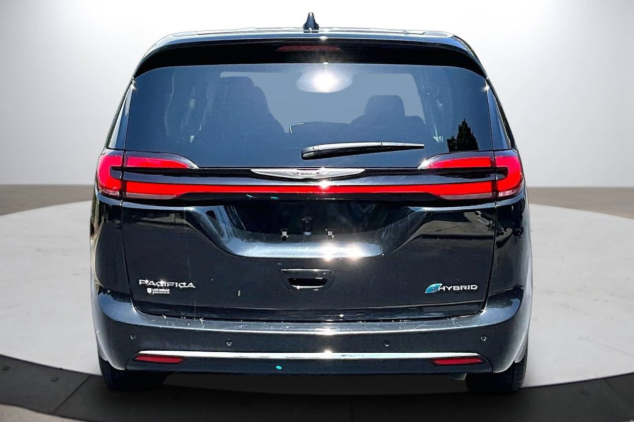 Used 2023 Chrysler Pacifica Limited FWD image 8