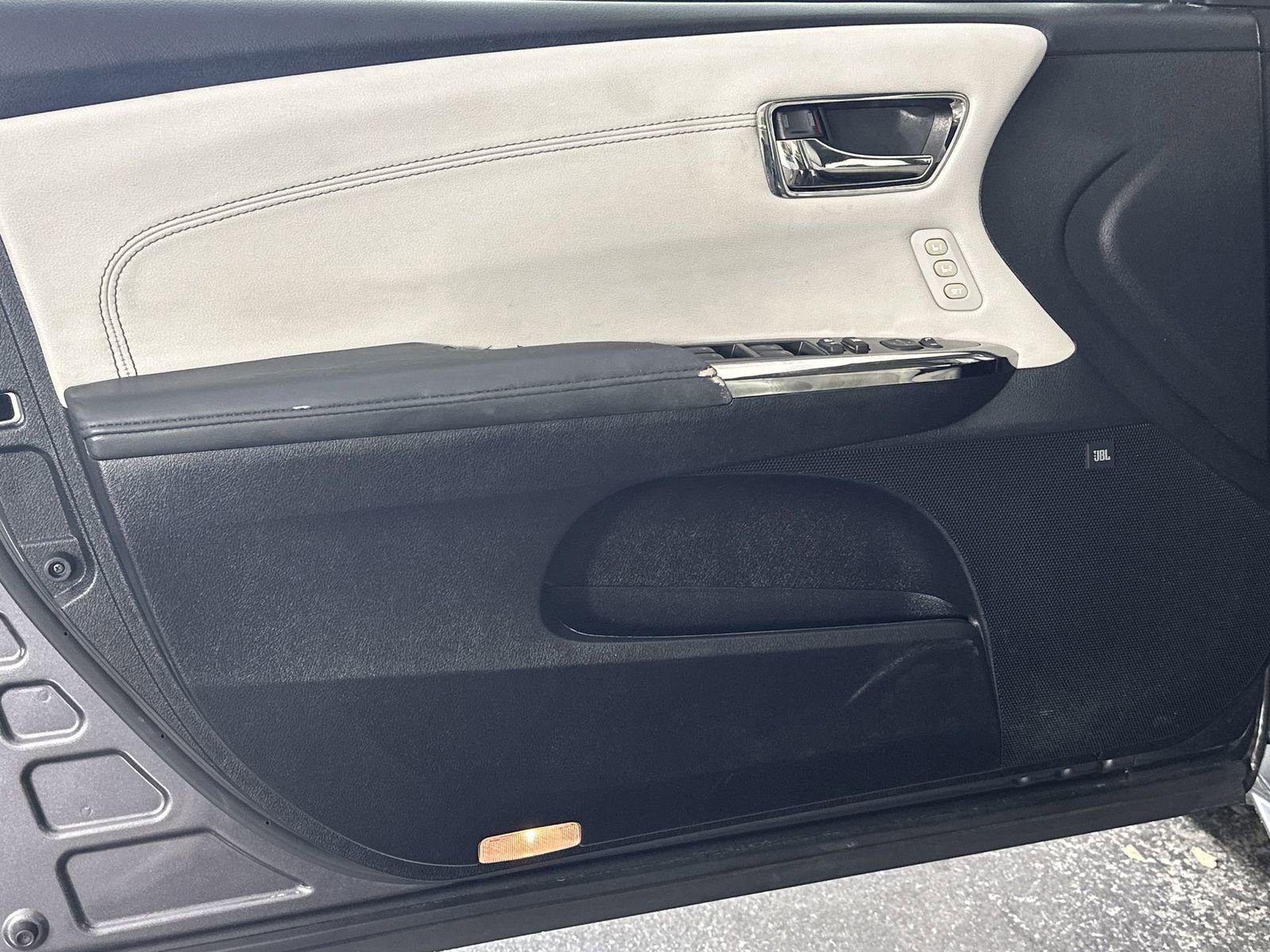 Used 2016 Toyota Avalon Limited w/ Toyota Safety Sense Package image 29