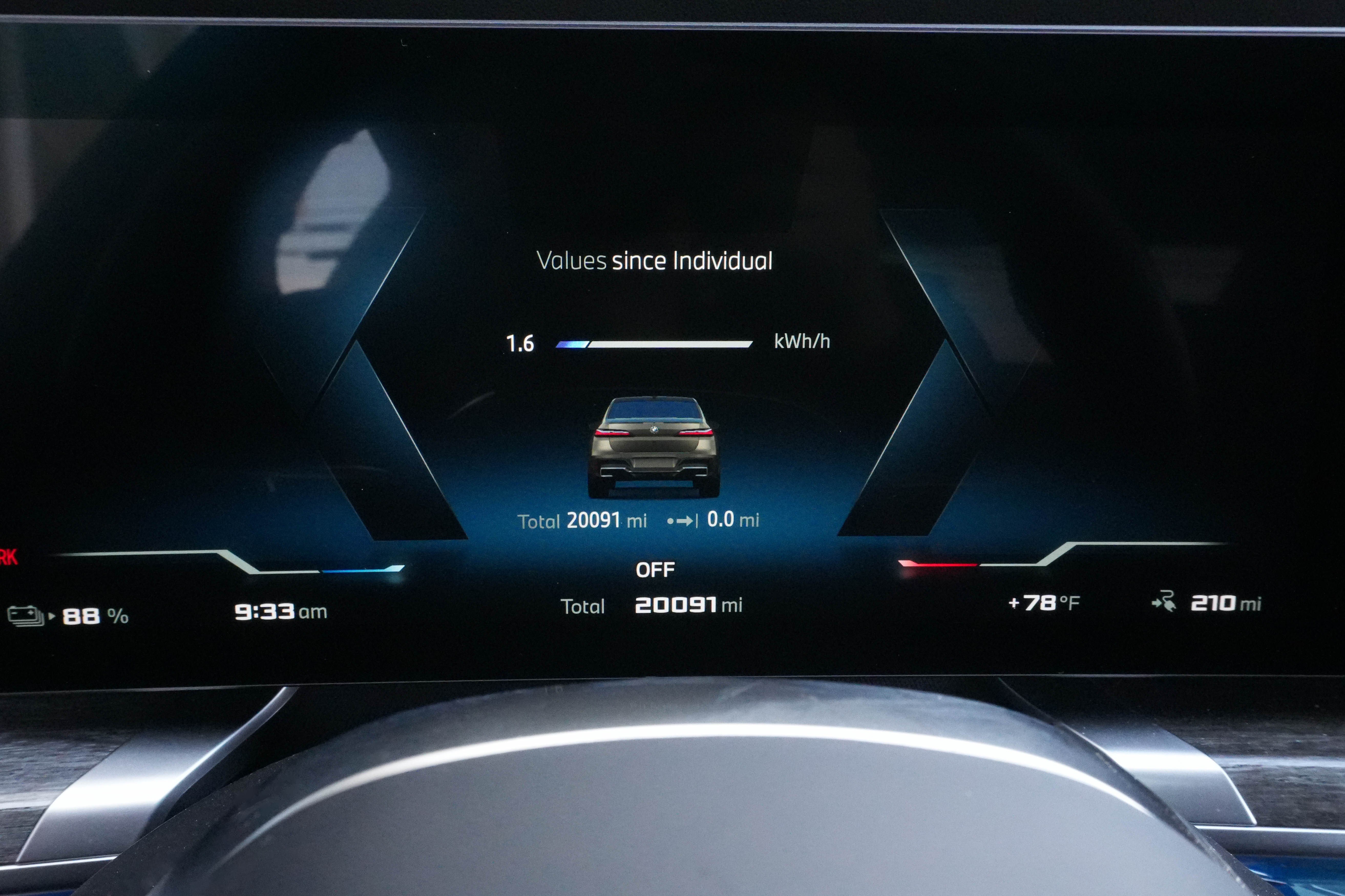 Certified 2024 BMW i7 M70 w/ Premium Package AWD/4WD image 21