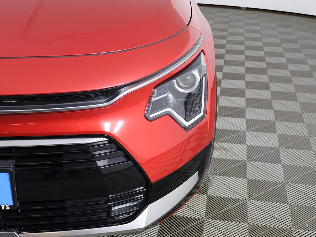 Used 2023 Kia Niro EX Touring image 15