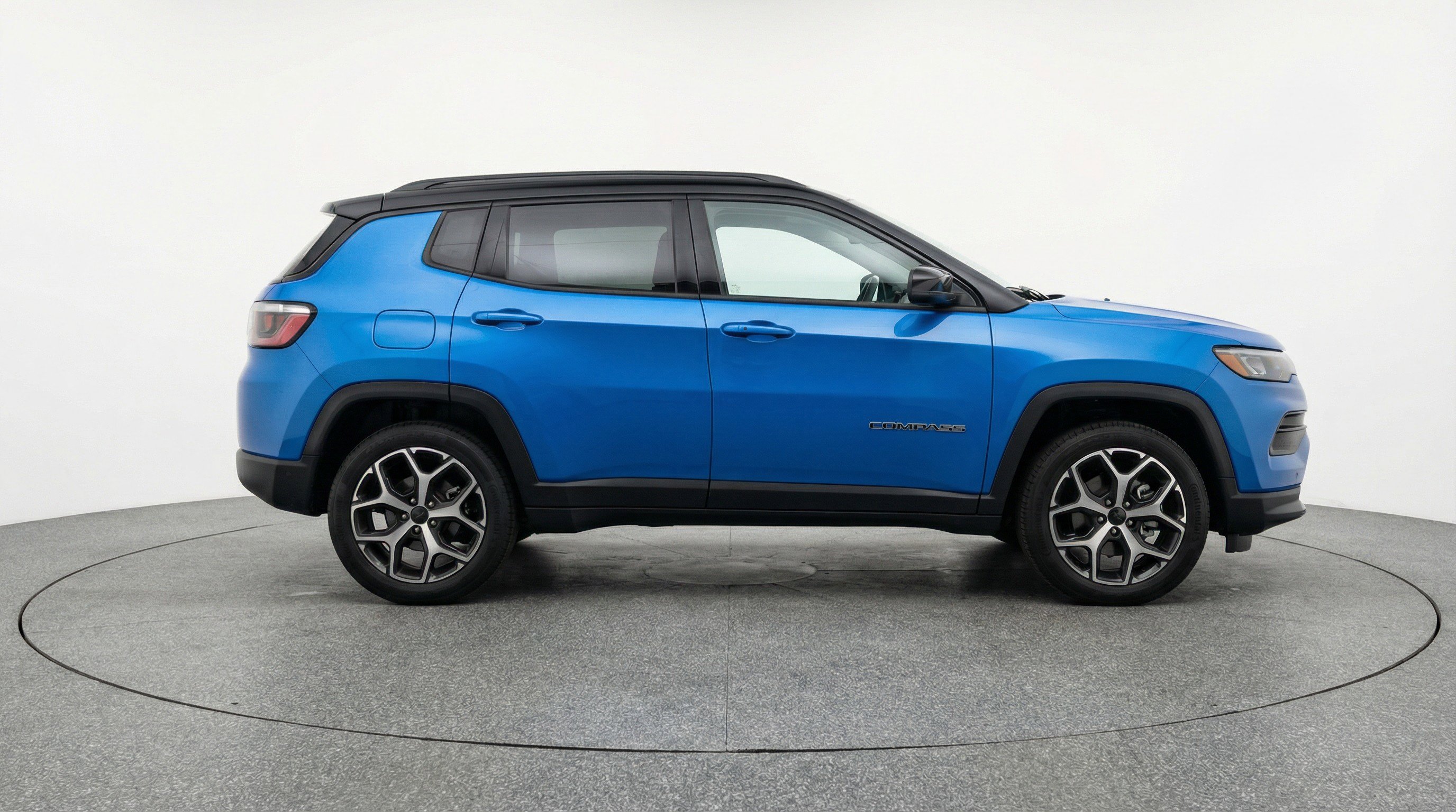 Used 2025 Jeep Compass Limited AWD/4WD image 11