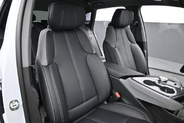 New 2026 Cadillac Optiq Sport 1 w/ LPO, Floor Liner Package AWD/4WD image 23