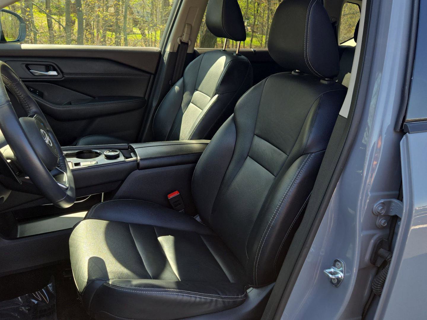 Used 2022 Nissan Rogue SL w/ SL Premium Package image 13