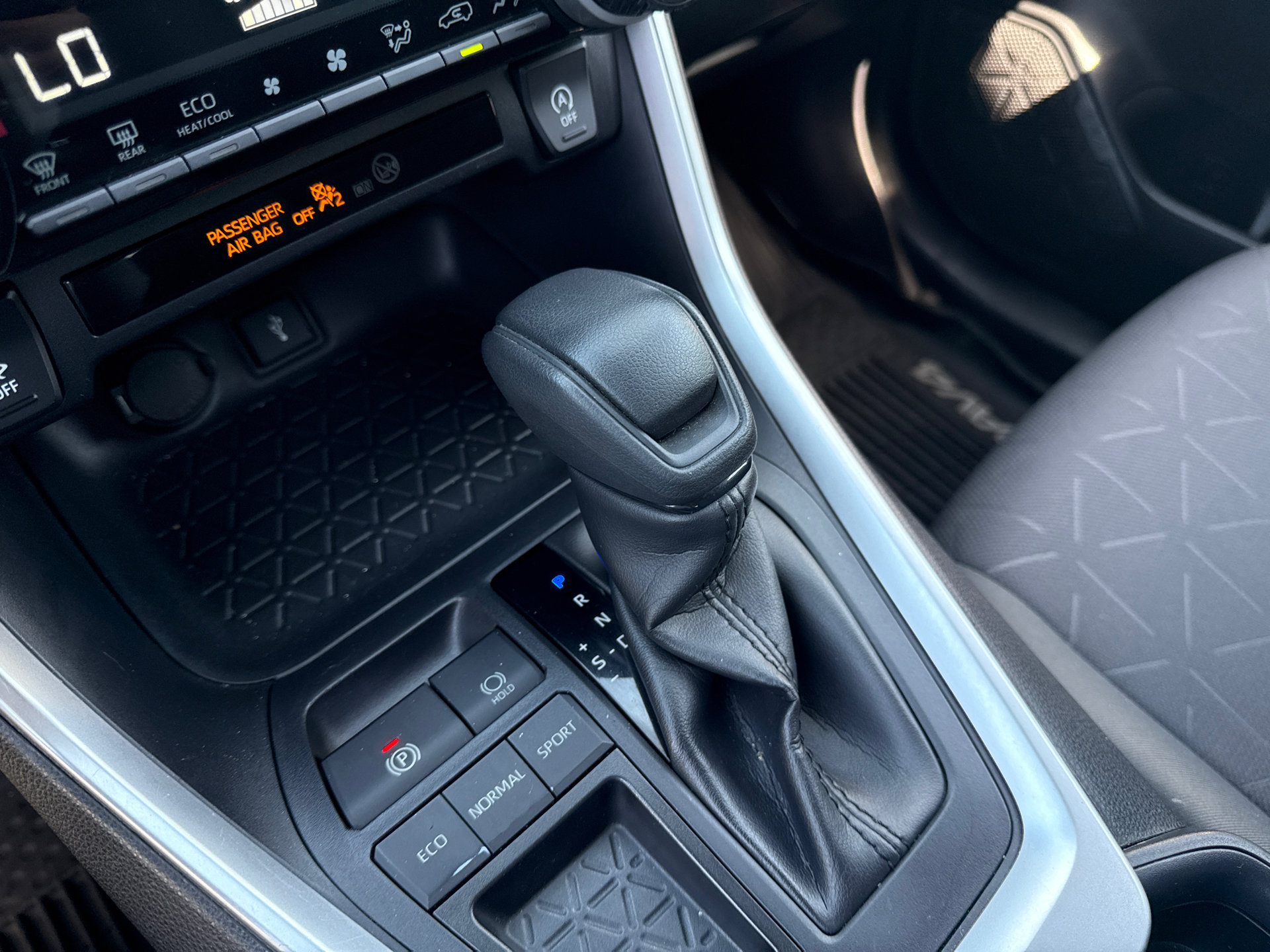Used 2020 Toyota RAV4 XLE w/ All Weather Liner Package image 24