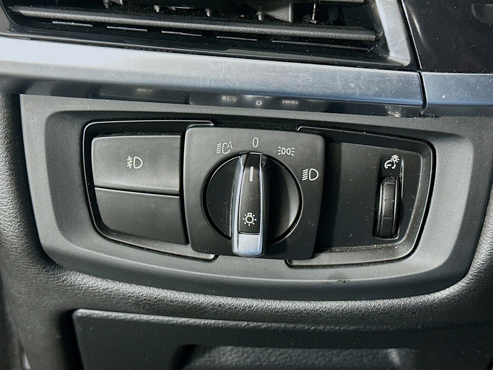 Used 2018 BMW X5 xDrive40e image 16