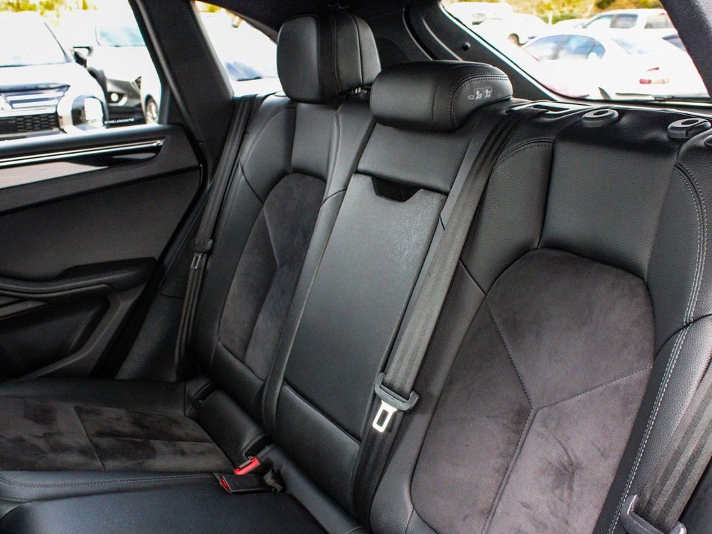 Used 2020 Porsche Macan image 33