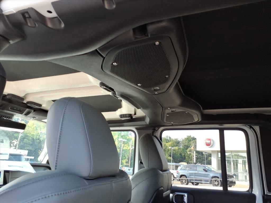 New 2025 Jeep Gladiator Mojave image 5