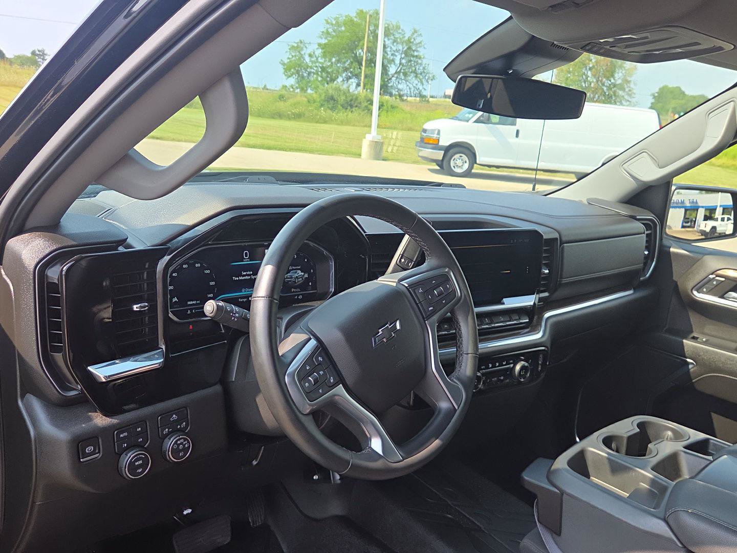 Used 2023 Chevrolet Silverado 1500 RST w/ Z71 Off-Road Package AWD/4WD image 18
