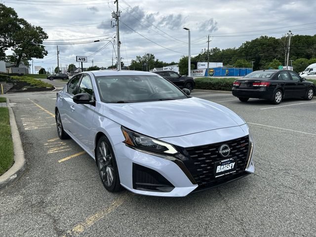 Certified 2023 Nissan Altima 2.0 SR FWD image 2