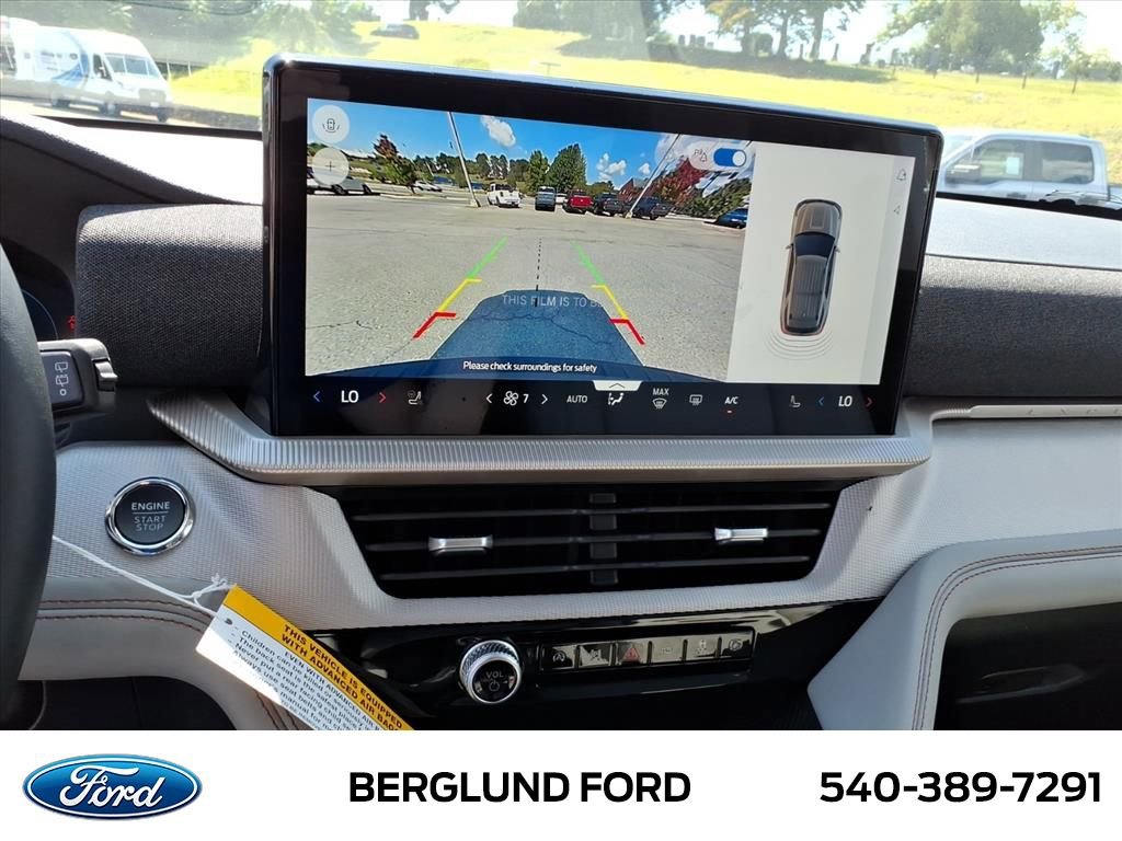 Used 2025 Ford Explorer Active w/ Active Comfort Package image 17