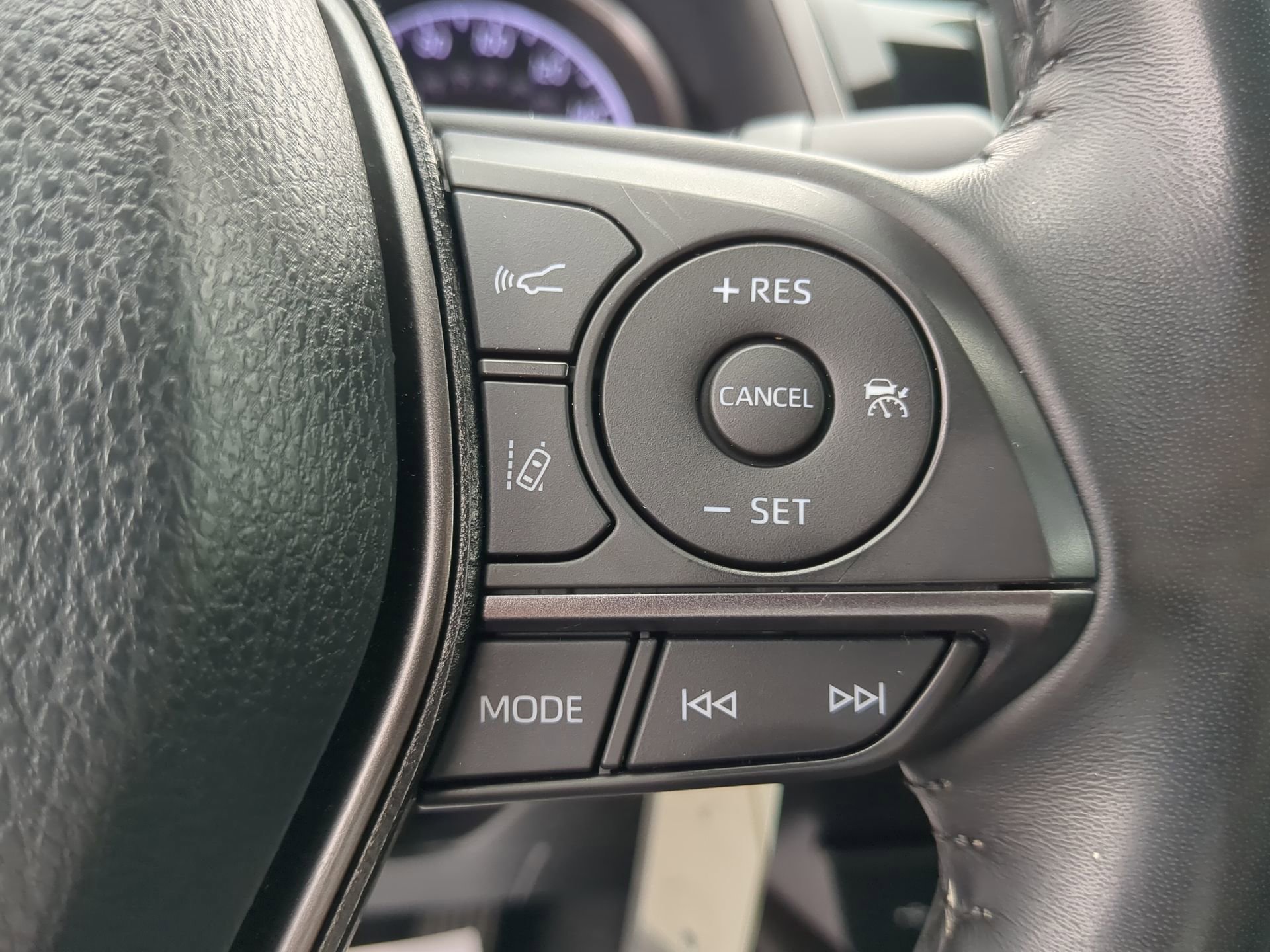 Used 2022 Toyota Camry SE w/ Carpet Mat Package (TMS) image 55