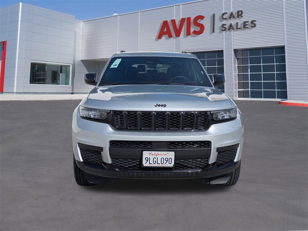 Used 2024 Jeep Grand Cherokee L Laredo image 2