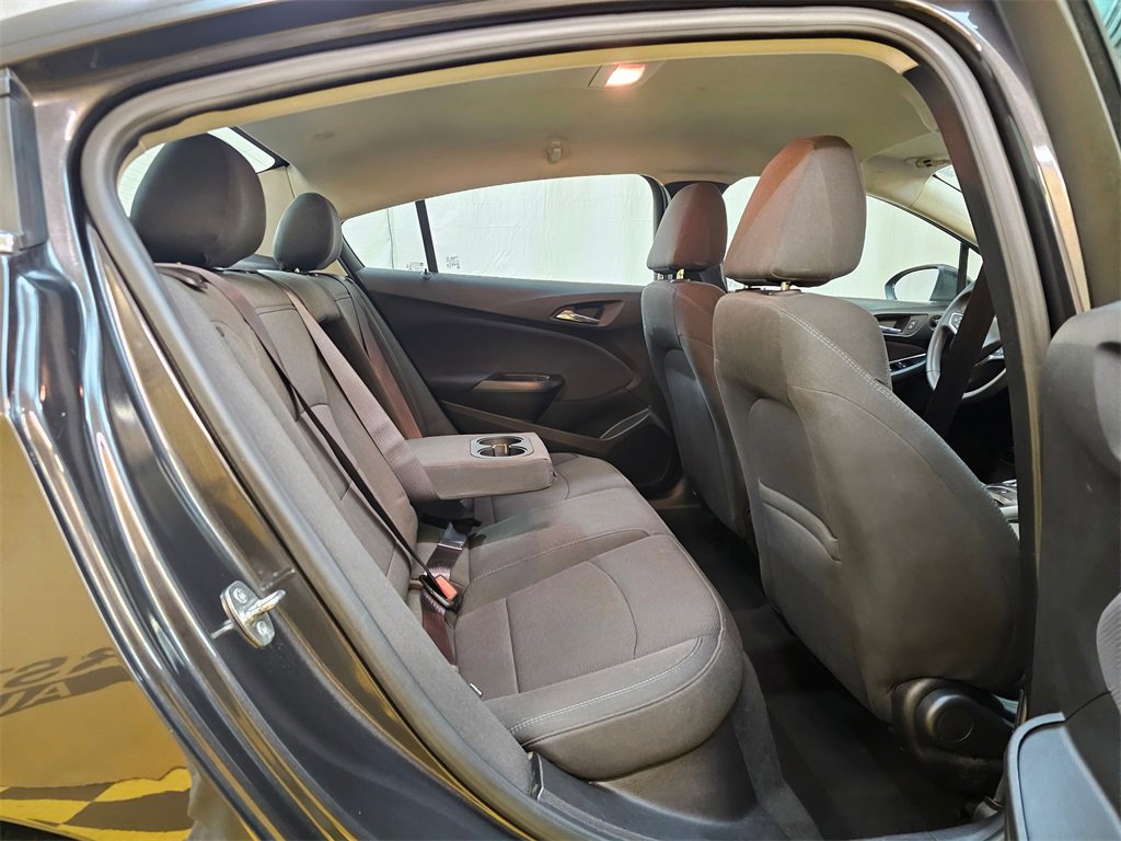 Used 2017 Chevrolet Cruze LT image 14