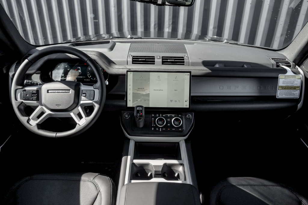 New 2026 Land Rover Defender 110 X-Dynamic SE AWD/4WD image 21