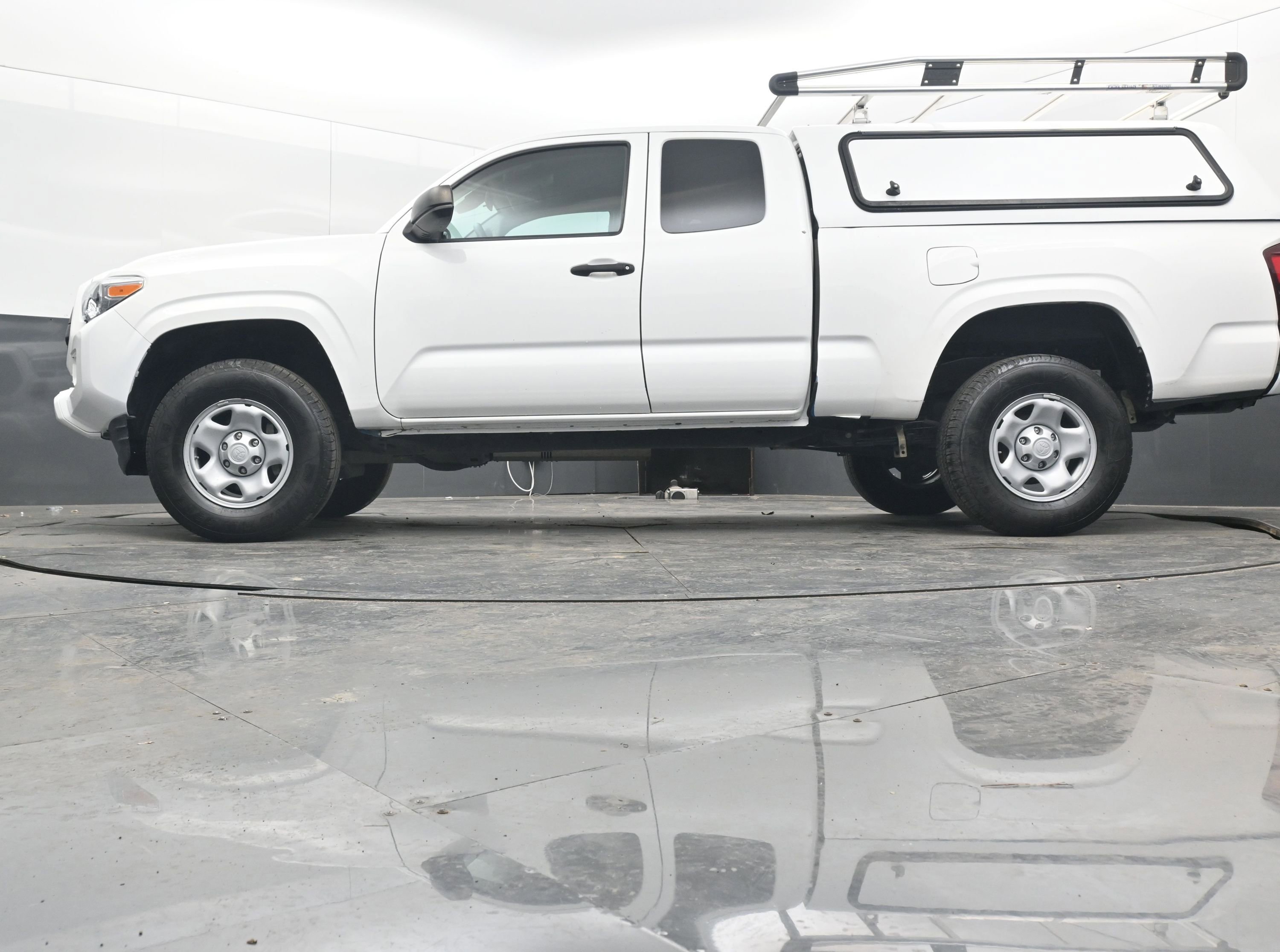 Used 2022 Toyota Tacoma SR image 25