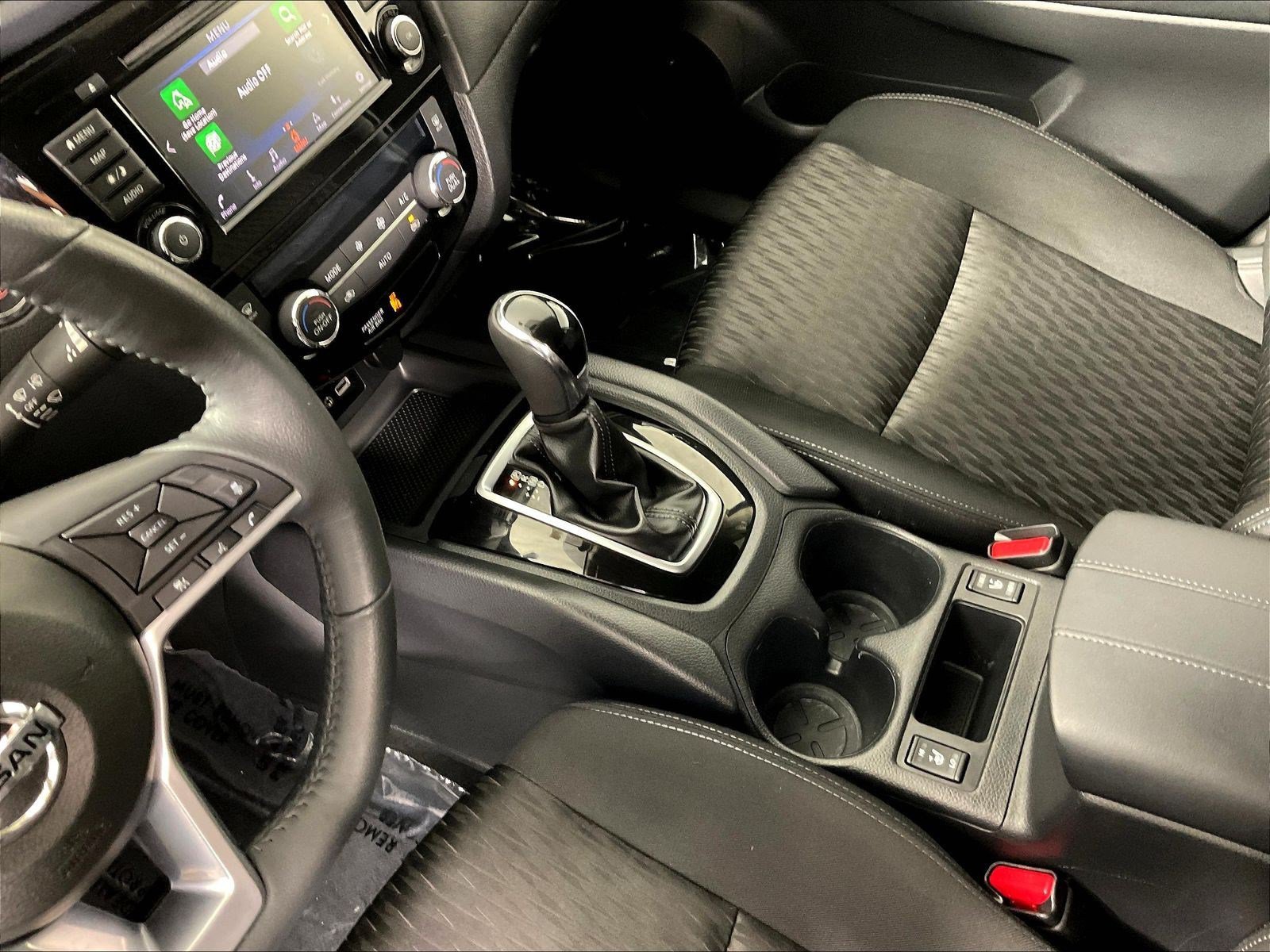 Used 2018 Nissan Rogue SV w/ Premium Package AWD/4WD image 18