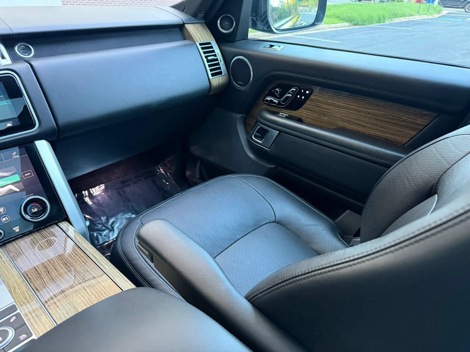 Used 2019 Land Rover Range Rover HSE AWD/4WD image 19