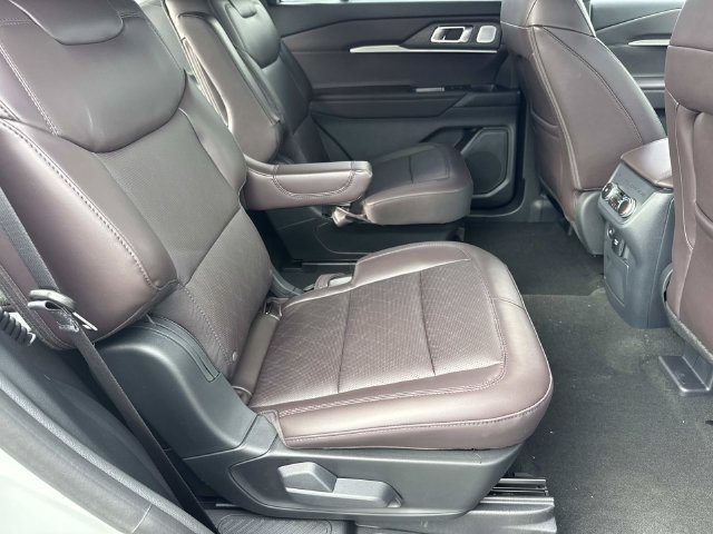 New 2027 Ford Explorer Platinum RWD image 12