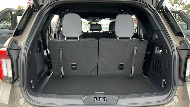 New 2026 Ford Explorer ST-Line RWD image 13