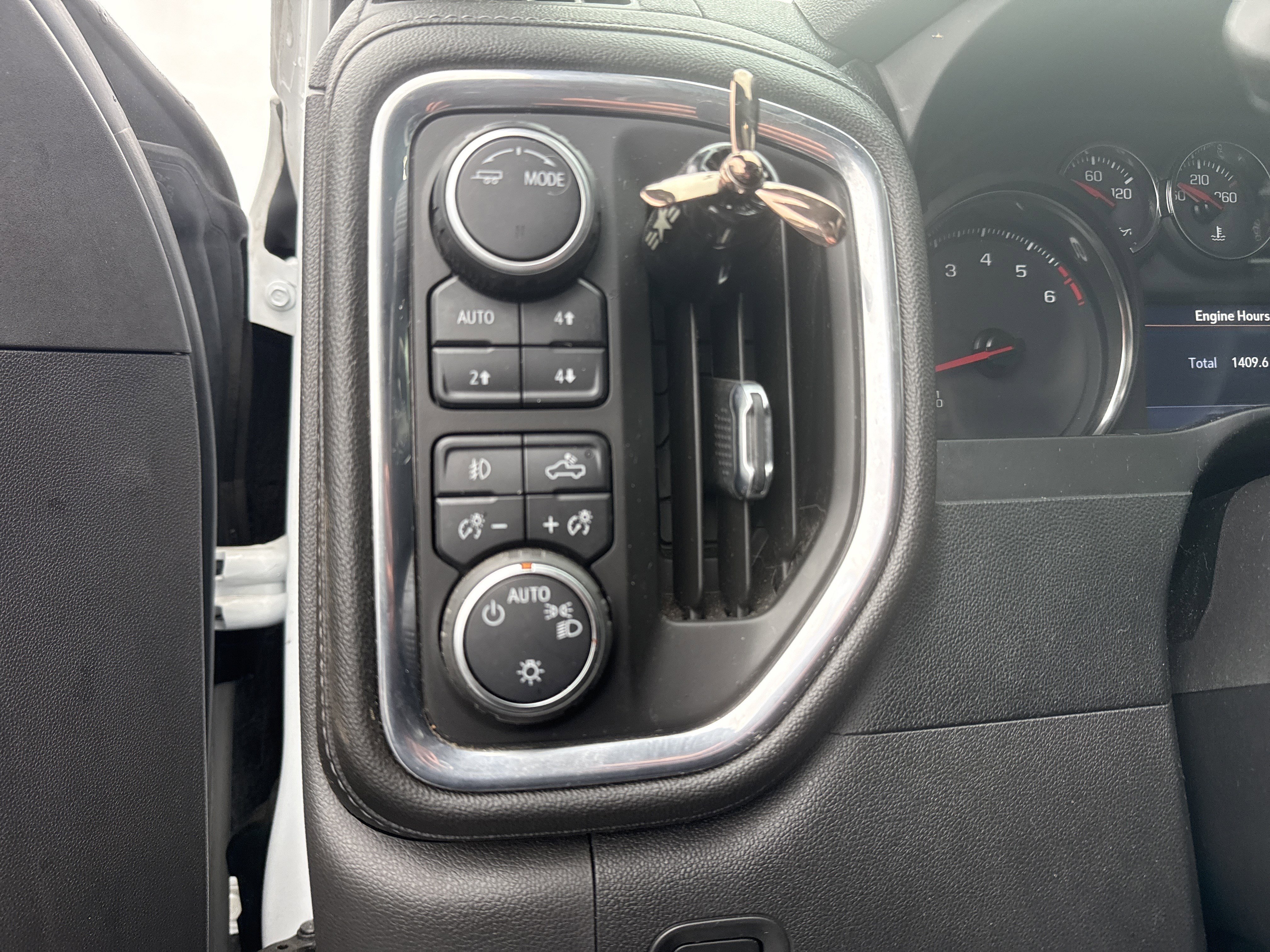 Used 2021 Chevrolet Silverado 1500 LT Trail Boss w/ Bed Protection Package image 18