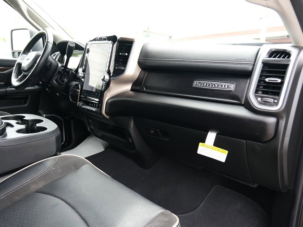 Used 2024 RAM 2500 Laramie w/ Safety Group image 32