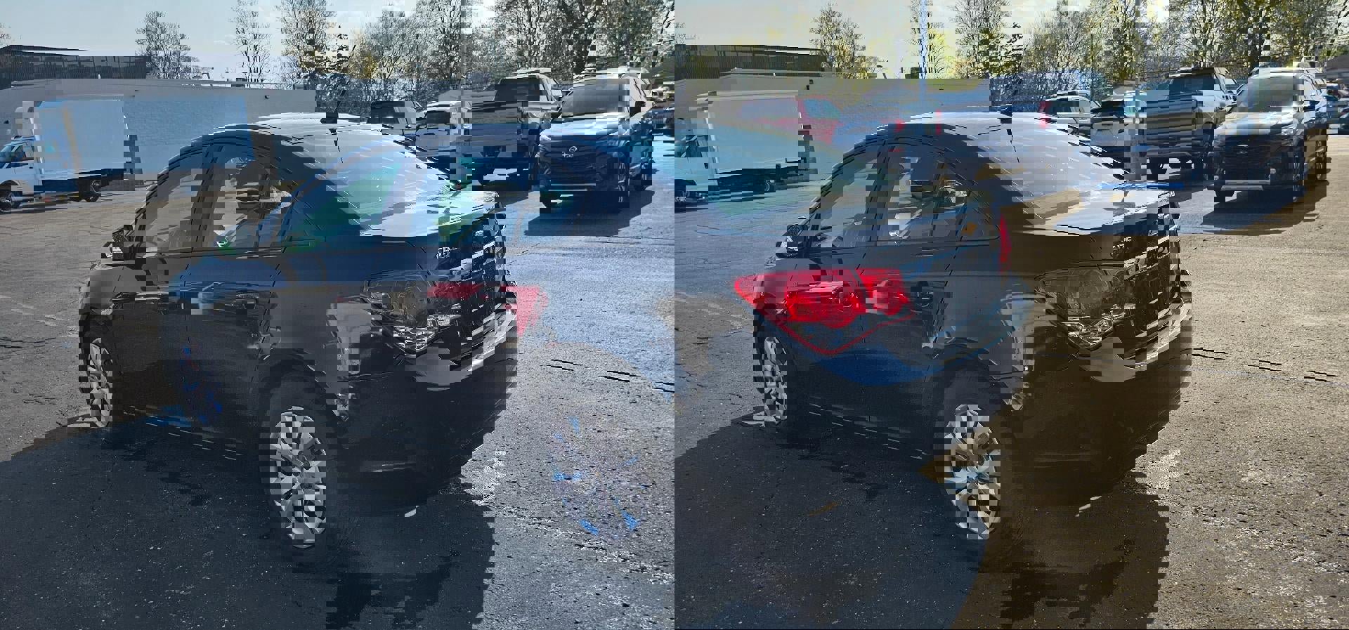 Used 2014 Chevrolet Cruze LS FWD image 5