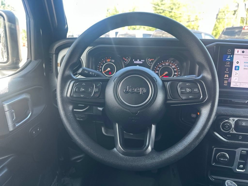 Used 2025 Jeep Wrangler Sport AWD/4WD image 18