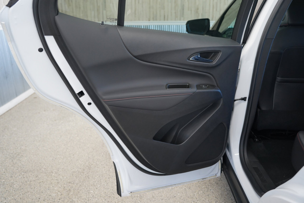 Used 2022 Chevrolet Equinox RS w/ RS Leather Package image 34