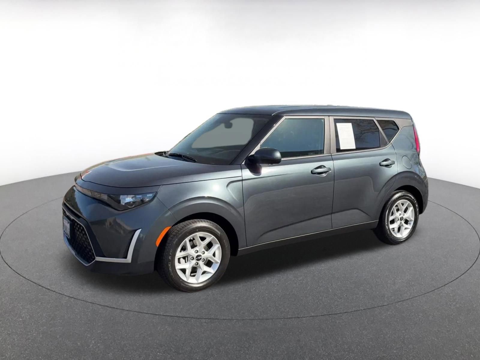 Used 2025 Kia Soul LX w/ LX Technology Package image 8