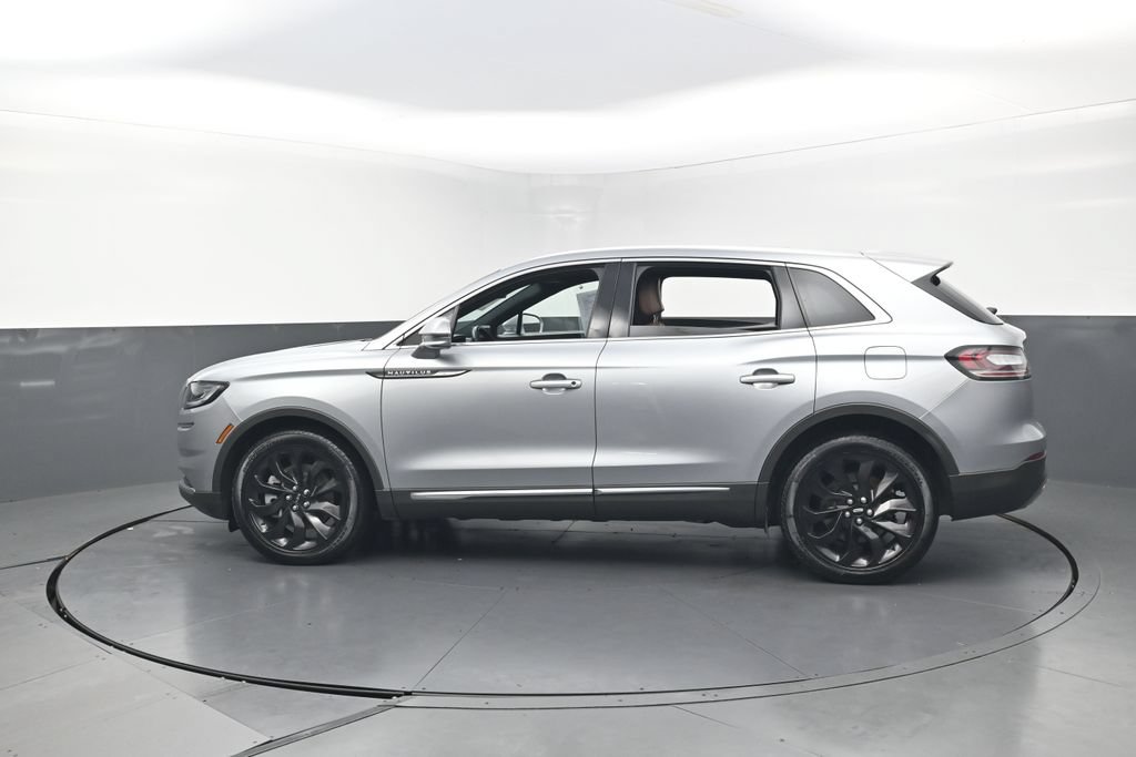 Used 2023 Lincoln Nautilus Reserve w/ Cargo Utility Package AWD/4WD image 7
