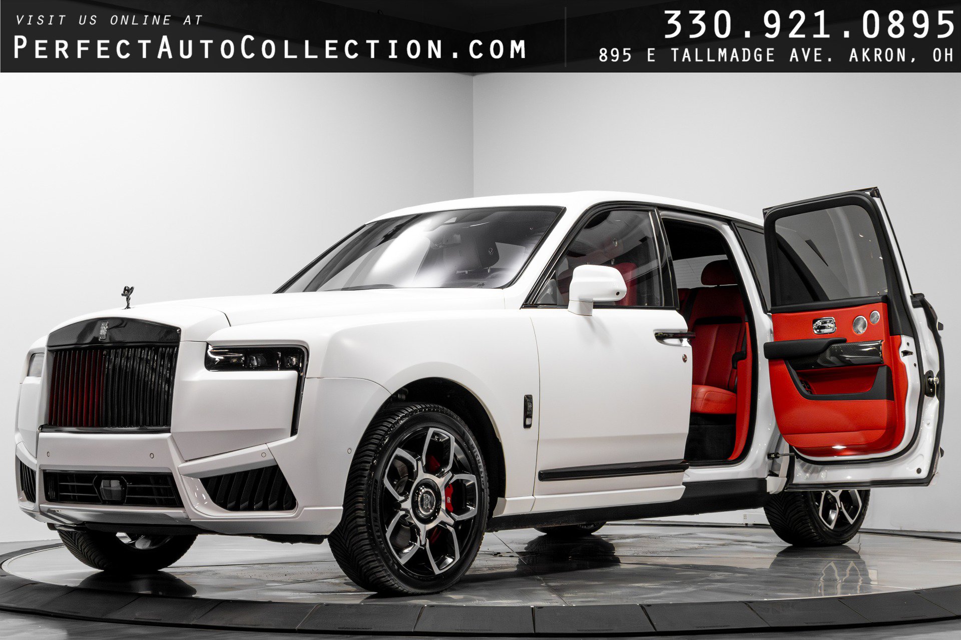 Used 2021 Rolls-Royce Cullinan Black Badge image 1