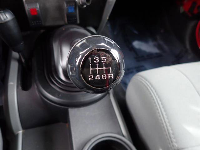 Used 2010 Jeep Wrangler Unlimited Rubicon w/ Trailer Tow Group AWD/4WD image 21