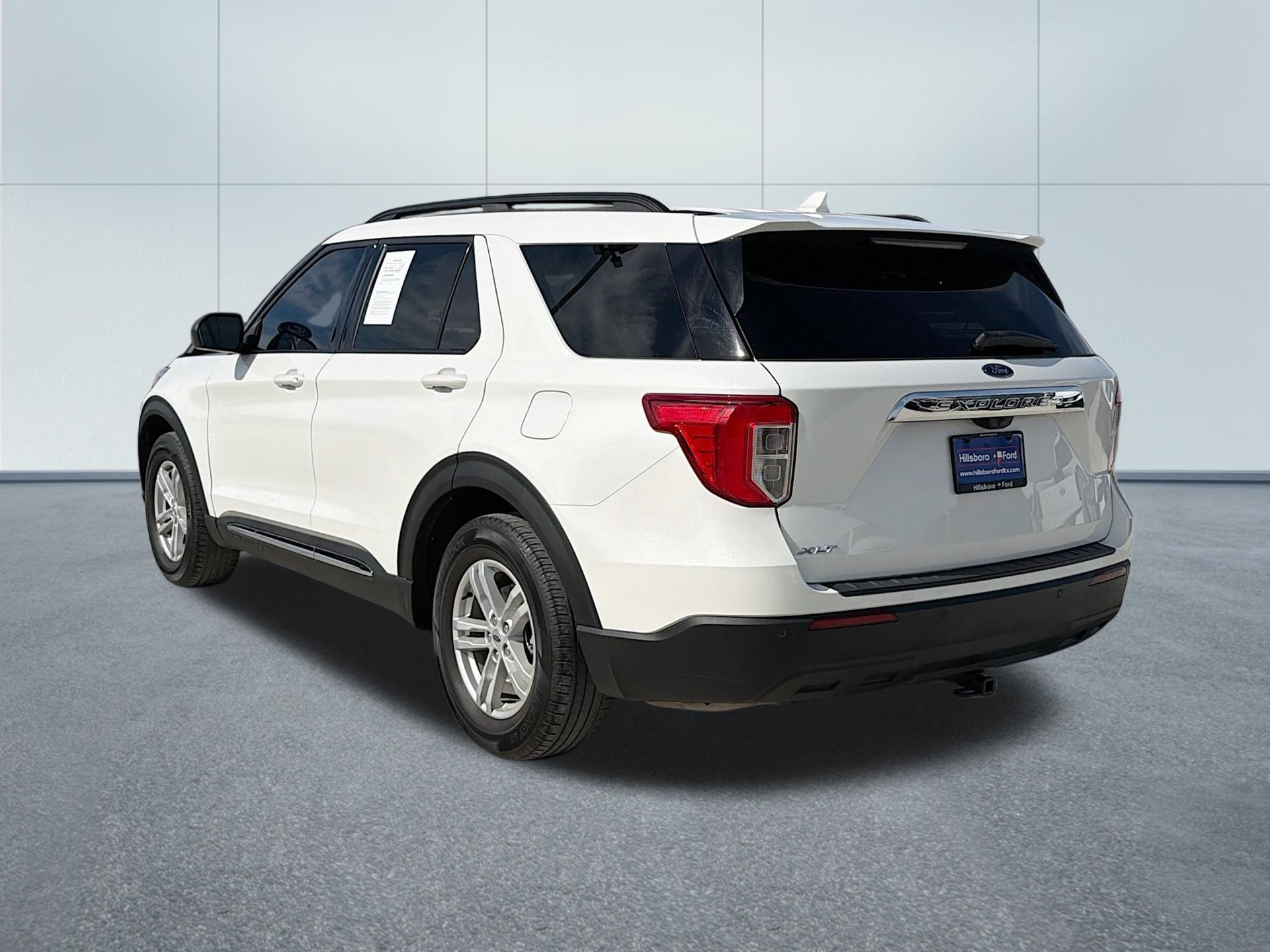 Used 2023 Ford Explorer XLT RWD image 9