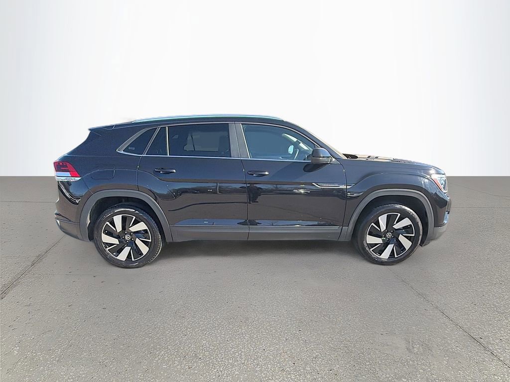 Used 2024 Volkswagen Atlas Cross Sport SE image 3
