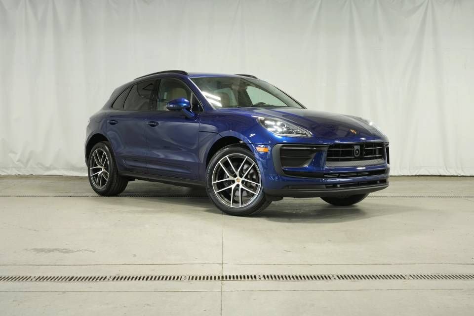 Certified 2026 Porsche Macan AWD/4WD image 9