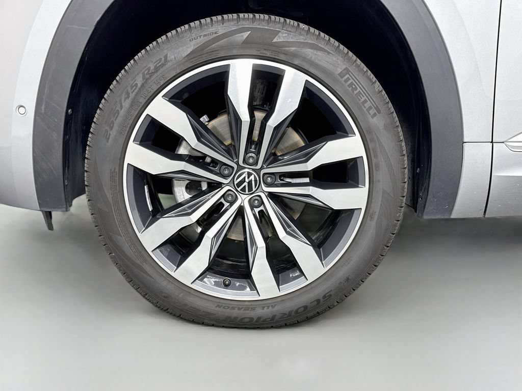 Used 2023 Volkswagen Atlas Cross Sport SEL Premium R-Line AWD/4WD image 31