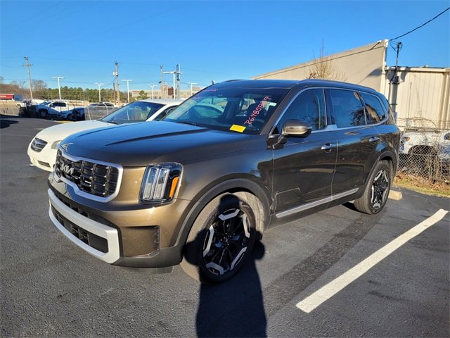 Used 2024 Kia Telluride S w/ S Sunroof Package image 3