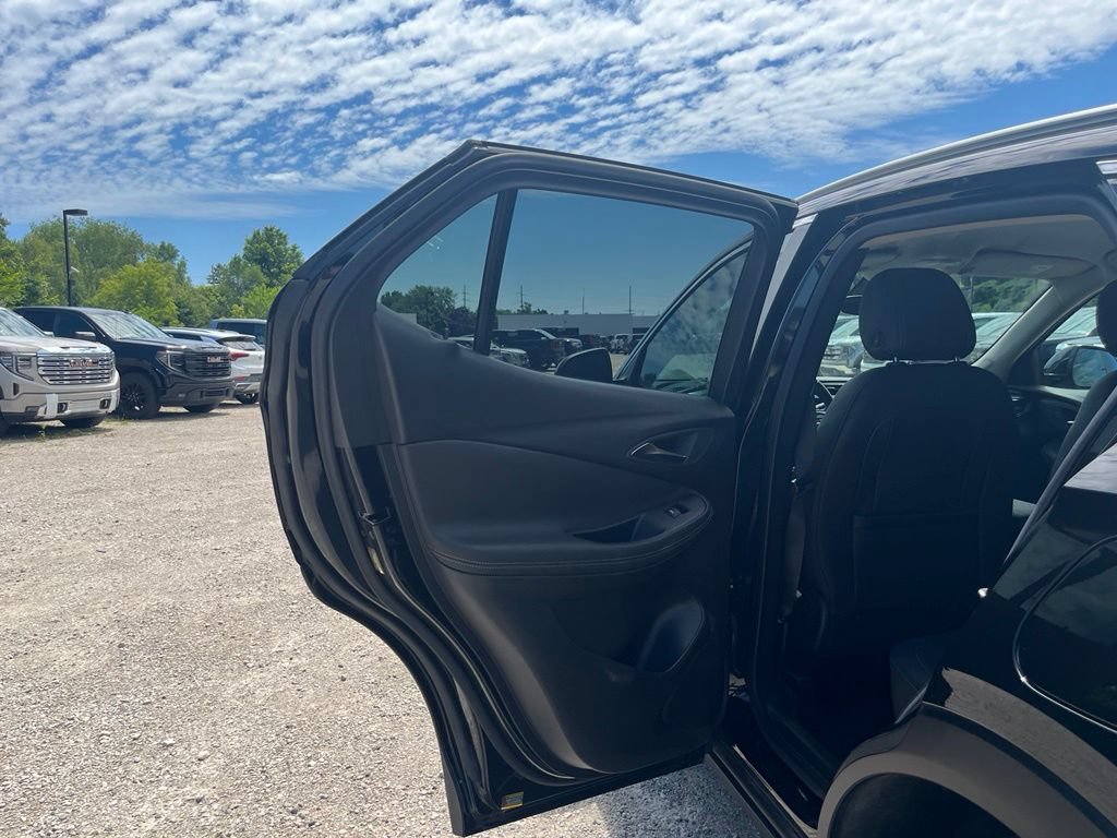 Used 2023 Buick Encore GX Select FWD image 28