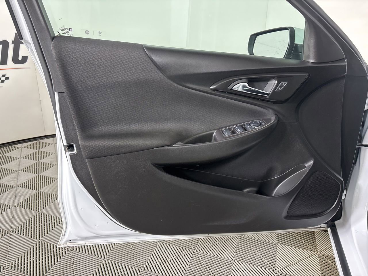 Used 2024 Chevrolet Malibu LT image 8