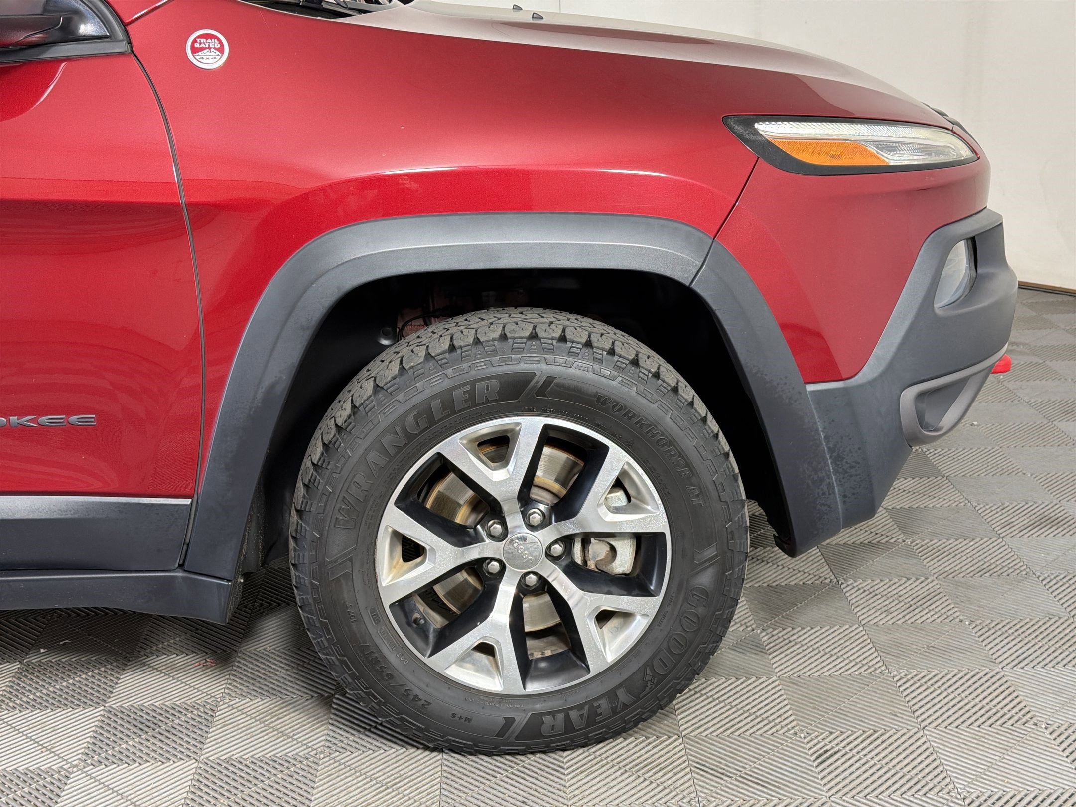 Used 2016 Jeep Cherokee Trailhawk w/ Cold Weather Group image 12