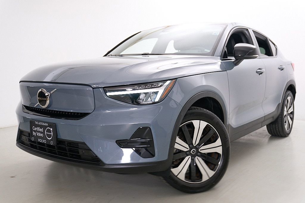 Used 2023 Volvo C40 Recharge Core AWD/4WD image 2