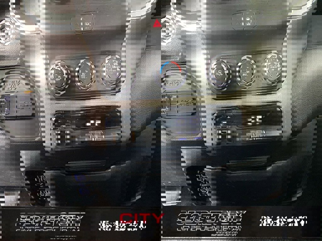 Used 2019 RAM 3500 Big Horn image 23