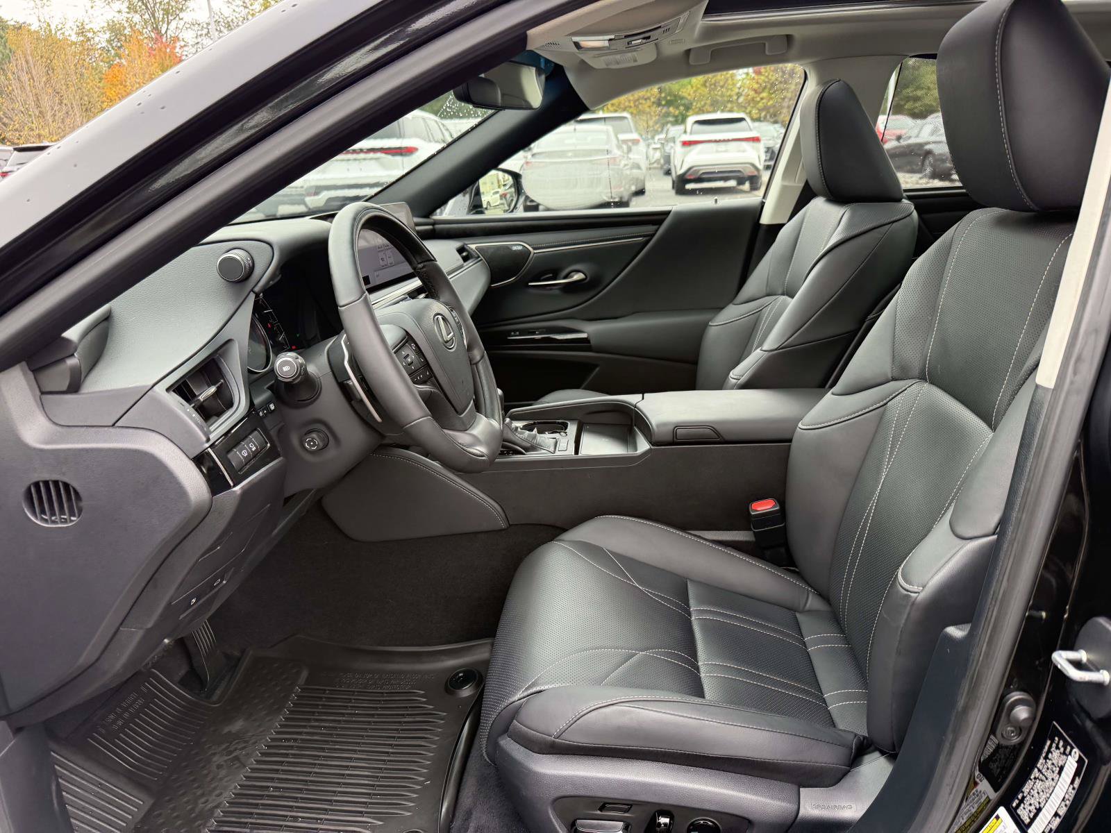 Used 2024 Lexus ES 350 Ultra Luxury w/ Accessory Package (Z2) FWD image 13