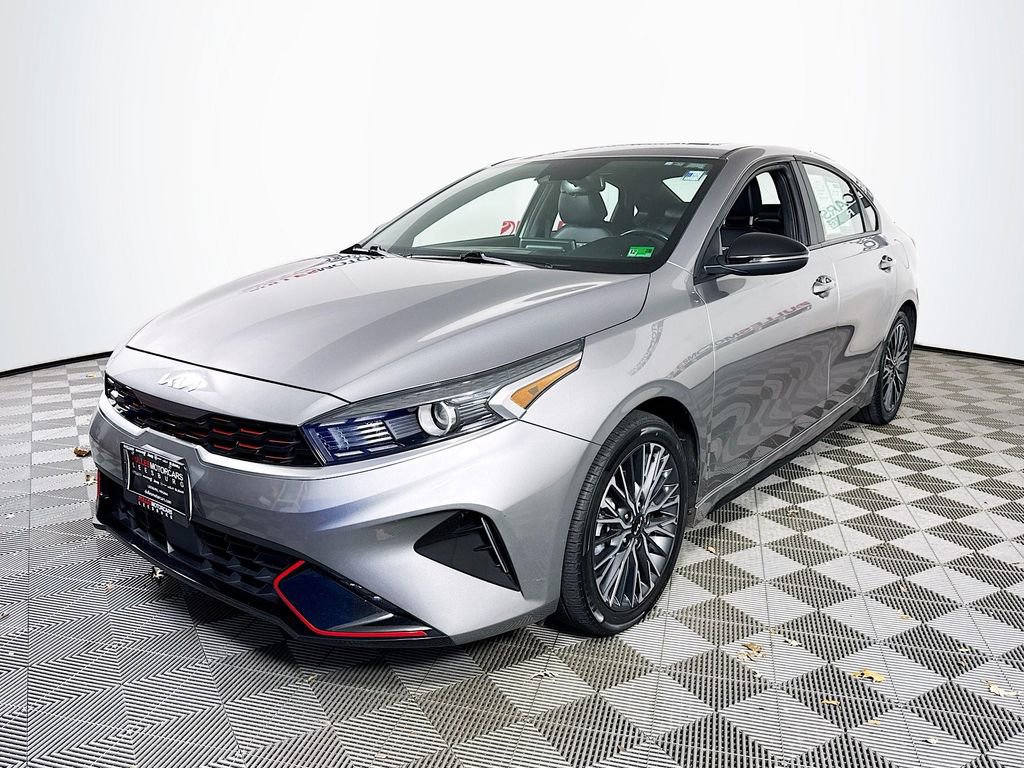 Used 2023 Kia Forte GT-Line w/ GT-Line Premium Package image 3